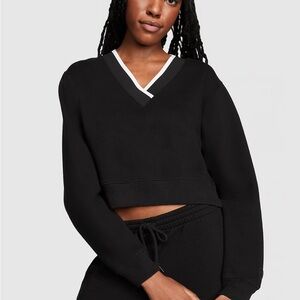 PINK
PREMIUM FLEECE V-NECK PULLOVER